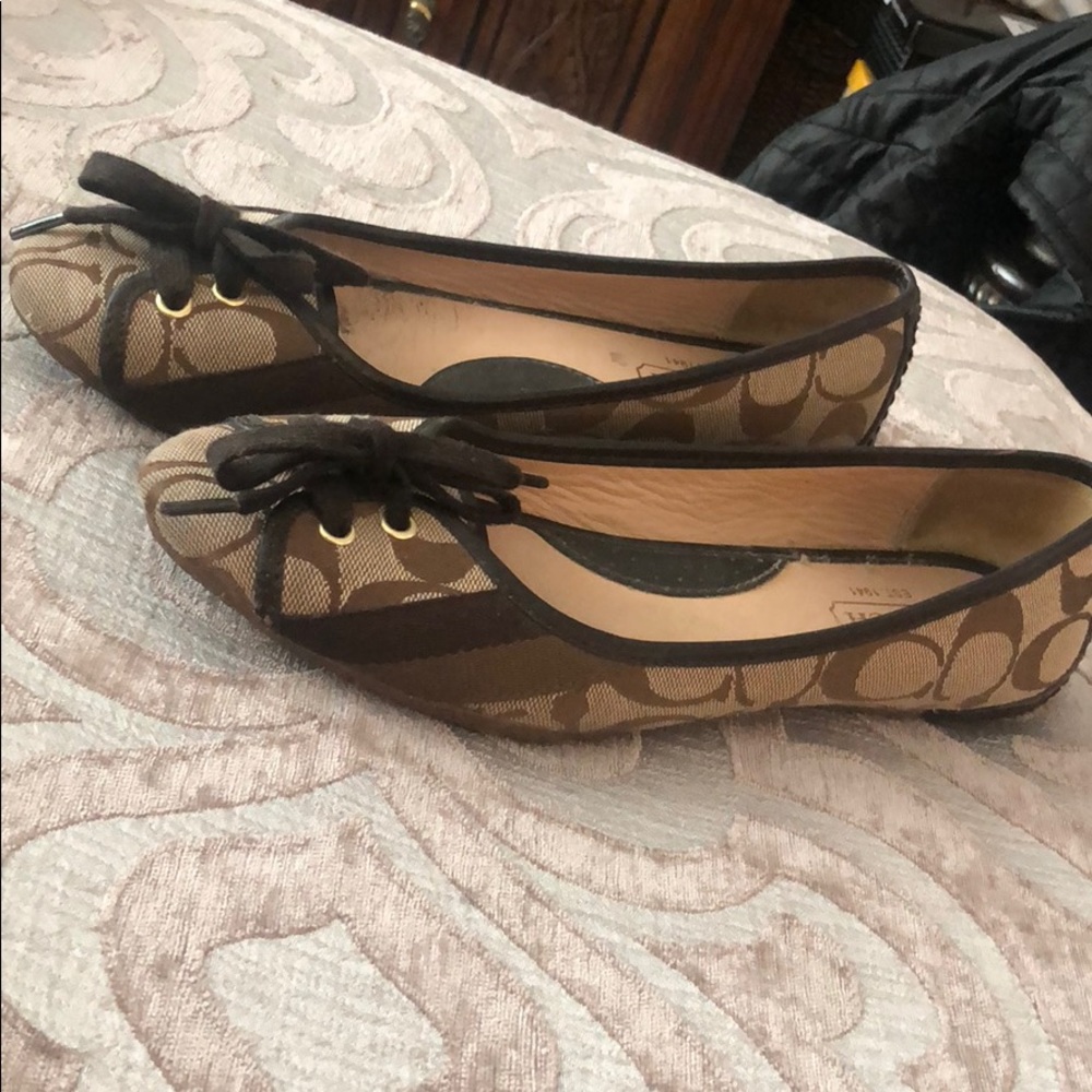 Coach Janelle Flats